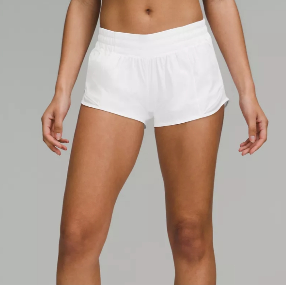 Lululemon Hotty Hot Low-Rise Lined Short 2.5"
